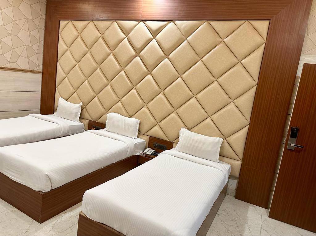 Royal Heritage Hotel & Resort Ayodhya Exterior photo