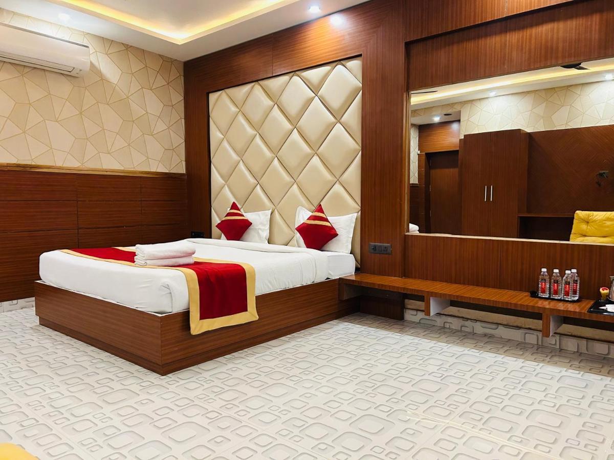 Royal Heritage Hotel & Resort Ayodhya Exterior photo