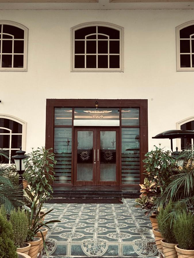 Royal Heritage Hotel & Resort Ayodhya Exterior photo